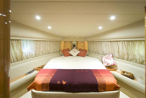 Cabina letto yacht.