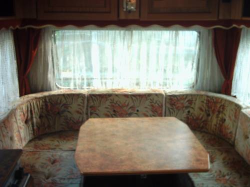 Interno caravan, dinette Burstner.