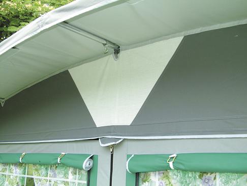 Veranda alluminio anodizzato e PVC vinile.